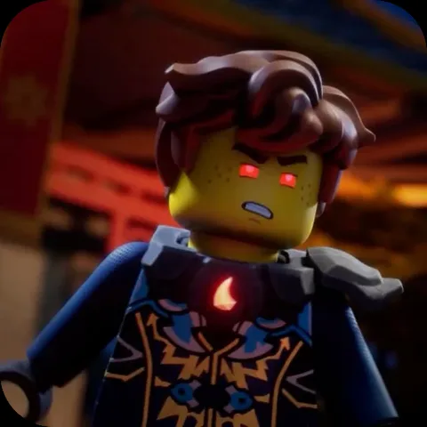 Анимация персонажа Джея из LEGO Ninjago в синей броне со светящимися красными глазами и символом молнии на груди.