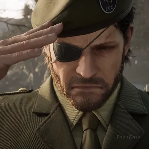 3D-персонаж Снейк из Metal Gear Solid Delta: Snake Eater в берете и с повязкой на глазу отдает честь на фоне ряда могил.