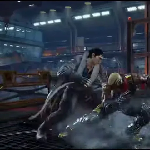 Анимация из игры Tekken: персонаж Сергей Драгунов дерётся на индустриальной арене и использует приём с фиолетовой молнией.