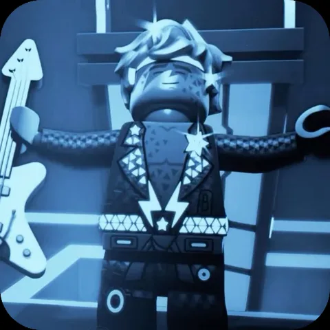 Анимированный персонаж LEGO Ниндзяго в черном костюме с белыми молниями держит электрогитару и слегка раскачивается на синем фоне.
