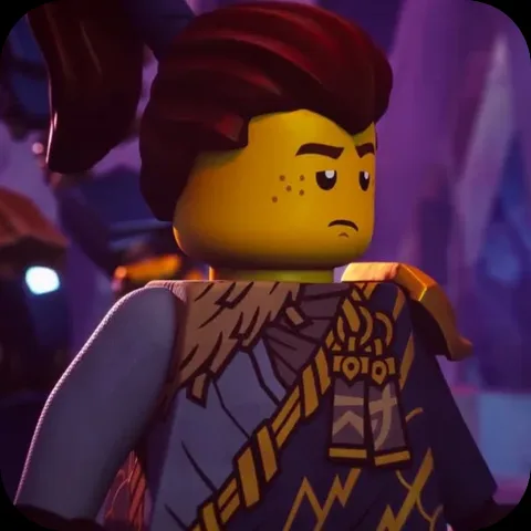 Анимация персонажа Джея из LEGO Ninjago в броне, который выражает недовольство и скепсис.
