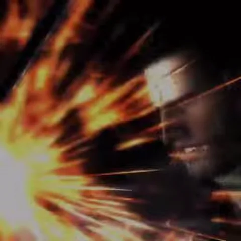 Анимация из игры Metal Gear Rising: Revengeance, где Рейден в бою произносит фразу про оружие.
