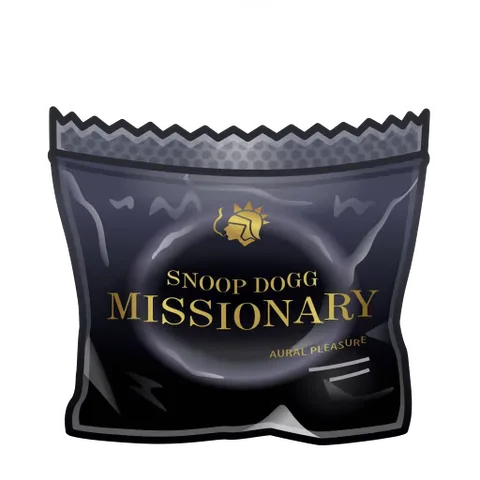 Чёрный фольгированный пакетик с надписью «SNOOP DOGG MISSIONARY», который открывается и наполняется цветными презервативами.