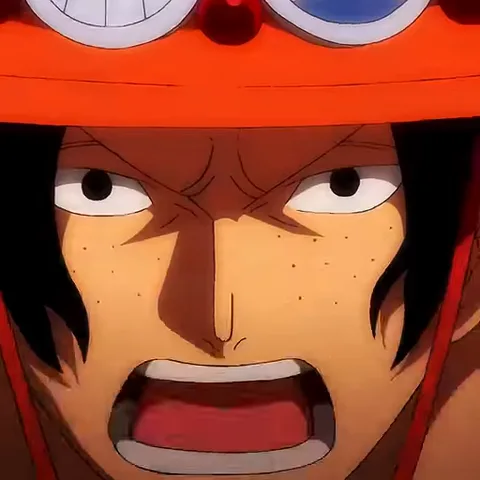 Анимация персонажа Эса из аниме One Piece, который сначала показывает злое лицо крупным планом, а затем оказывается окружен ярким огнем.