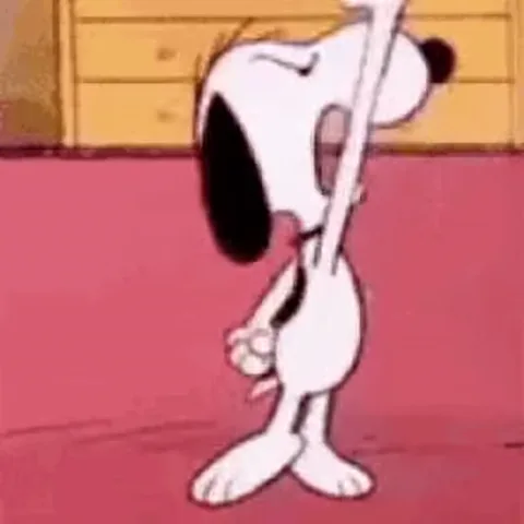 Анимация с персонажем Снупи из Peanuts, который весело танцует на розовом фоне.