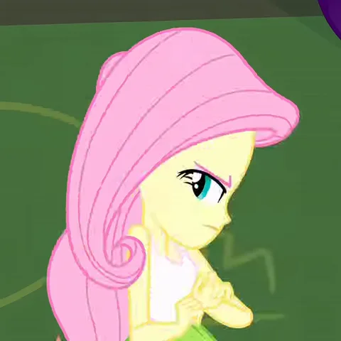 Анимация персонажа Флаттершай из My Little Pony: Equestria Girls, которая демонстрирует недовольство.