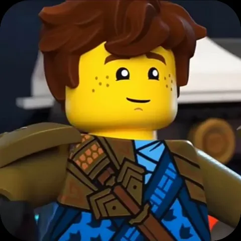 Анимация персонажа Джея из LEGO Ninjago в броне, который слегка покачивает головой.