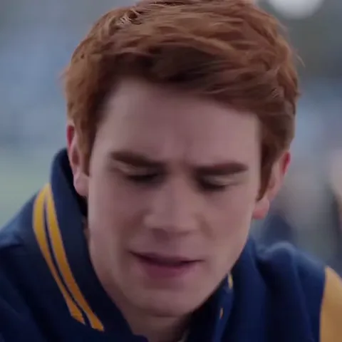 Анимация крупного плана рыжего молодого человека в спортивной куртке, который выглядит расстроенным и говорит с выражением страдания на лице.