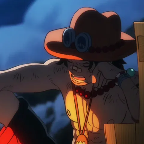 Анимация персонажа Эса из аниме One Piece, который сидит, упершись руками, и злобно скалит зубы.