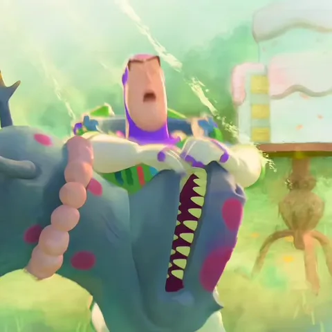 Анимация из мультфильма «Lightyear», где Базз Лайтер катается на игрушечном динозавре, которого тот пытается проглотить.