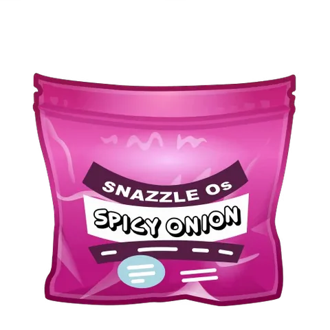 Розовый пакет снеков с текстом Spicy Onion, из которого вылетают луковые кольца.