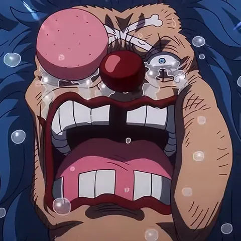 Анимация с персонажем Багги из аниме One Piece, крупным планом показывающая его плачущее лицо с открытым ртом и текущими слезами на фоне грозы.