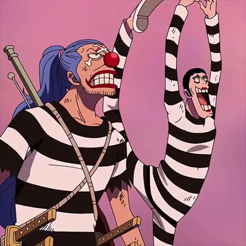 Анимация из One Piece: Багги и его помощник в тюремных робах висят на перекладине. Лицо Багги выражает усилие, рот открыт в оскале, глаза прищурены. Его спутник выглядит довольным и смеется.