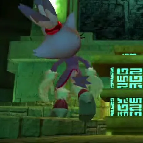 3D-анимация персонажа игры Sonic: фиолетовая кошка Блейз крадётся по лестнице и смотрит на зрителя.