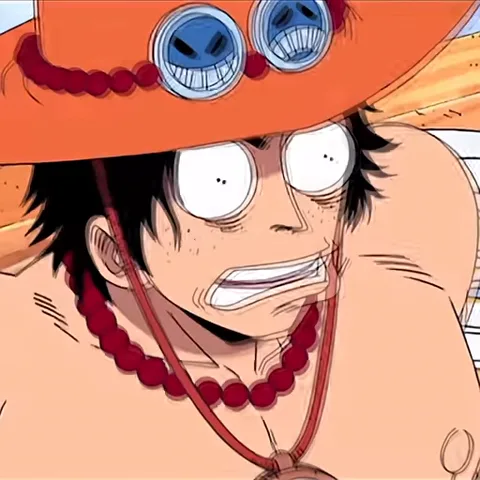 Анимация из One Piece: Эйс с расширенными от ужаса глазами наблюдает за огромным мужчиной, после чего происходит взрыв, разрушающий интерьер бара.