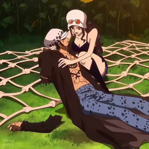 Анимация из One Piece: Трафальга Ло и Нами Робин лежат в гамаке и обнимаются.